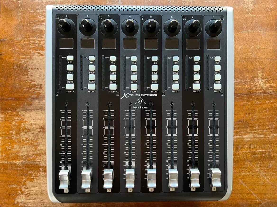 Behringer X-Touch Extender